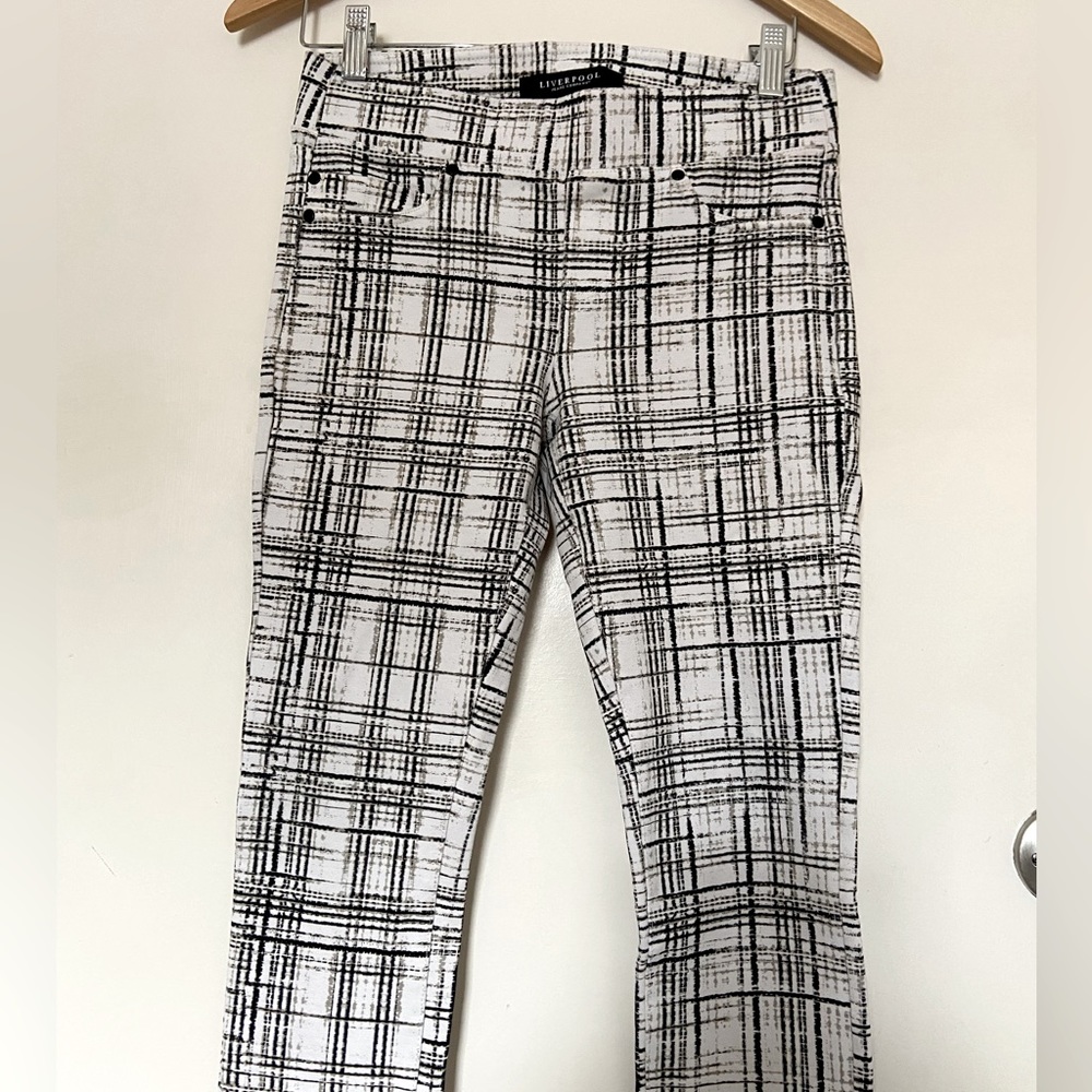 LIVERPOOL JEAN CO White Whisper Pull On Stretch Pants Women's Size 2